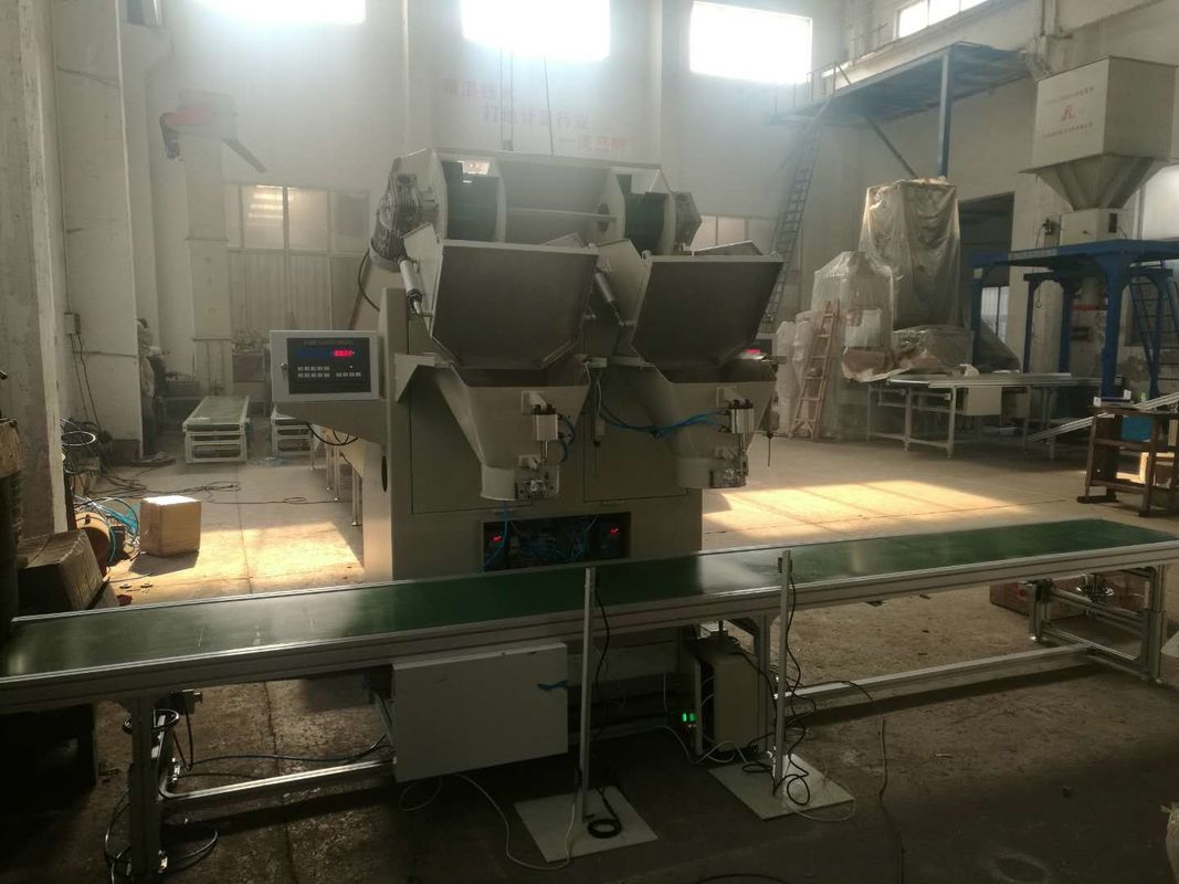 Ζυγίζοντας μηχανή 700-800 τσάντες/ώρα πατατών μηχανών συσκευασίας πατατών υψηλής αποδοτικότητας
